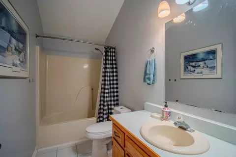 Bath - 2813 Joe Adler Dr, Plainfield, IL 60586 photo 3 of 3