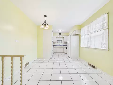 Dining - 9275 Clancy Dr, Des Plaines, IL 60016 photo 1 of 2