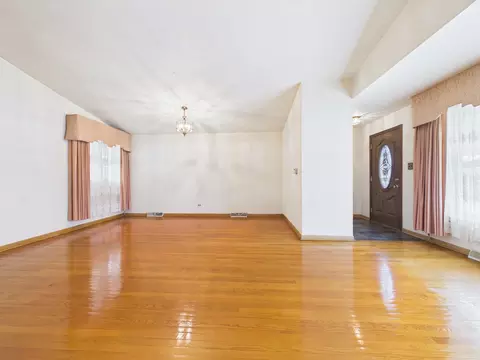 Living - 9275 Clancy Dr, Des Plaines, IL 60016 photo 6 of 9
