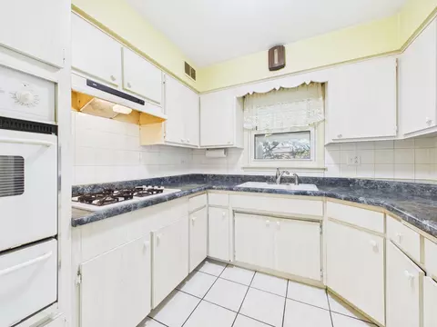 Kitchen - 9275 Clancy Dr, Des Plaines, IL 60016 photo 2 of 3