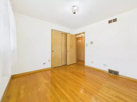Bedroom - 9275 Clancy Dr, Des Plaines, IL 60016 photo 4 of 6