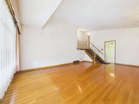 Living - 9275 Clancy Dr, Des Plaines, IL 60016 photo 1 of 9