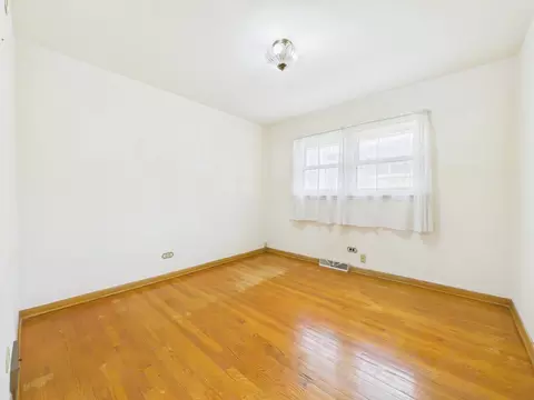 Bedroom - 9275 Clancy Dr, Des Plaines, IL 60016 photo 3 of 6