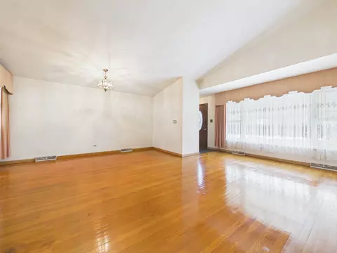 Living - 9275 Clancy Dr, Des Plaines, IL 60016 photo 3 of 9