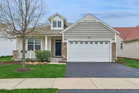 2727 Northmoor Dr, Naperville, IL 60564