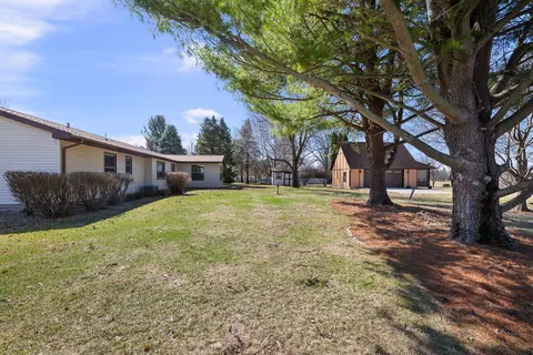 Exterior - 10 Pine Tree Ct, Kewanee, IL 61443 photo 3 of 3