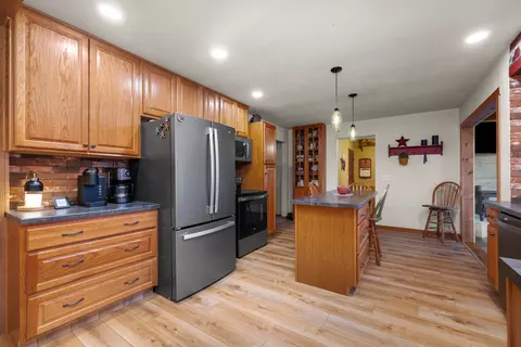 Kitchen - 10 Pine Tree Ct, Kewanee, IL 61443 photo 1 of 6