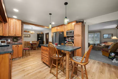 Kitchen - 10 Pine Tree Ct, Kewanee, IL 61443 photo 2 of 6