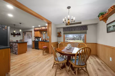 Dining - 10 Pine Tree Ct, Kewanee, IL 61443 photo 2 of 3