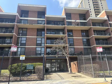 2921 S Michigan Ave #413, Chicago, IL 60616