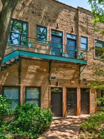 22 N Morgan St #215, Chicago, IL 60607