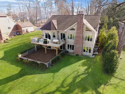 26811 N Oakdale Ln, Mundelein, IL 60060