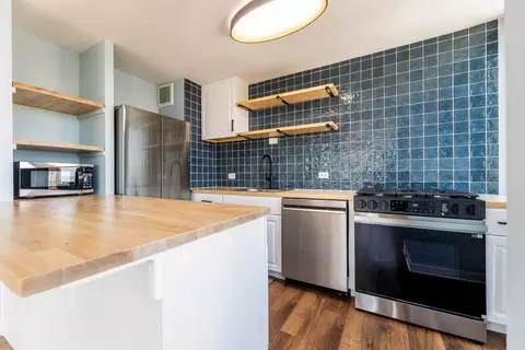 Kitchen - 1 E Scott St #2004, Chicago, IL 60610 photo 2 of 4