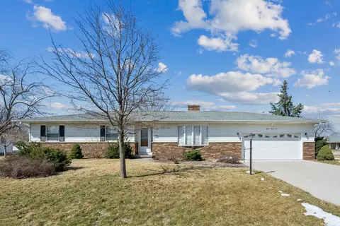 1533 2nd Ave, Camanche, IA 52730