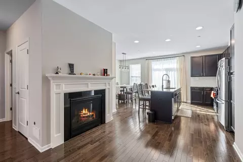 Entry Way - 830 Center St, Des Plaines, IL 60016 photo 1 of 1