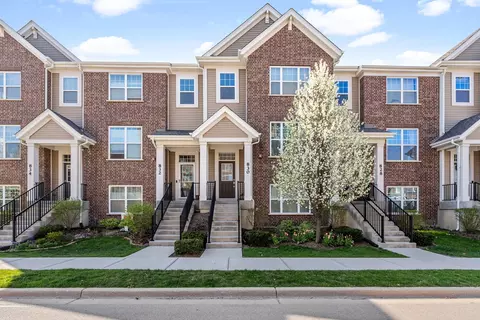 830 Center St, Des Plaines, IL 60016