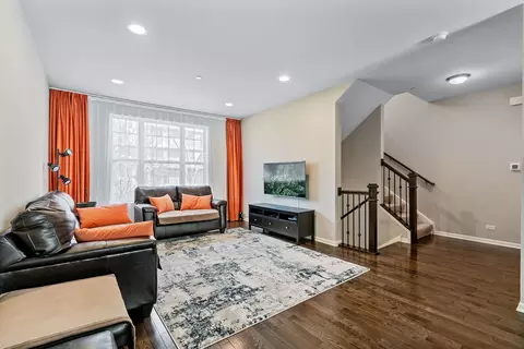 Living - 830 Center St, Des Plaines, IL 60016 photo 1 of 2