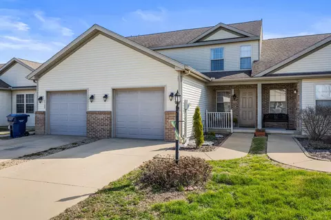 1404 Bluegrass Ln, Champaign, IL 61822
