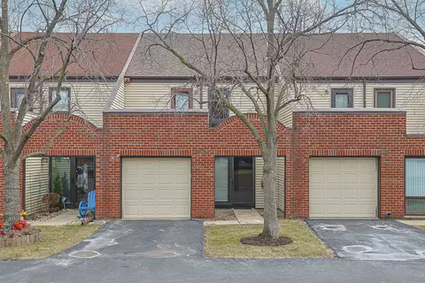 638 Naples Ct #638, Glenview, IL 60025