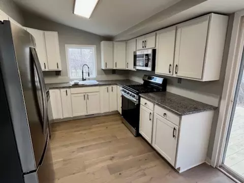 Kitchen - 34661 N Gerberding Ave, Ingleside, IL 60041 photo 3 of 3