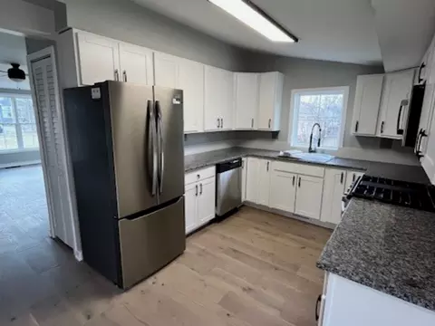 Kitchen - 34661 N Gerberding Ave, Ingleside, IL 60041 photo 2 of 3