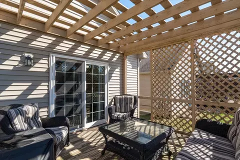 Exterior - 2020 Escalade Rd, Bloomington, IL 61705 photo 3 of 7