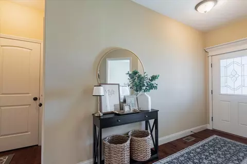 Entry Way - 2020 Escalade Rd, Bloomington, IL 61705 photo 1 of 3