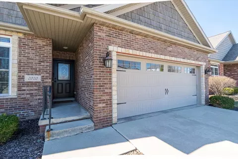 Exterior - 2020 Escalade Rd, Bloomington, IL 61705 photo 2 of 7