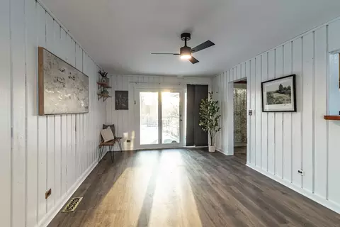 Living - 412 Northgate Rd, Lindenhurst, IL 60046 photo 4 of 5