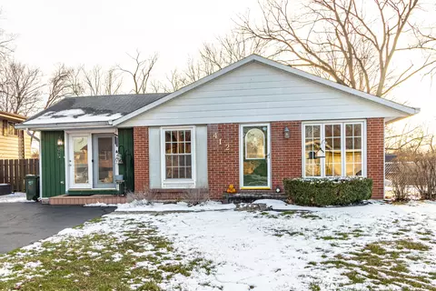 412 Northgate Rd, Lindenhurst, IL 60046