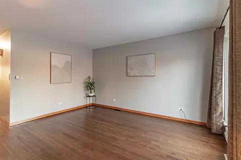 Living - 412 Northgate Rd, Lindenhurst, IL 60046 photo 1 of 5