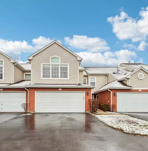 808 Old Checker Rd, Buffalo Grove, IL 60089