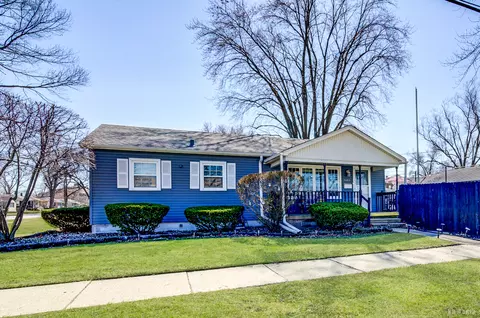 2953 180th St, Lansing, IL 60438