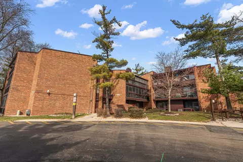 14501 Central Ct #PH3, Oak Forest, IL 60452