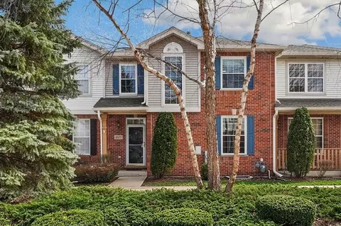 6577 Pine Lake Dr, Tinley Park, IL 60477