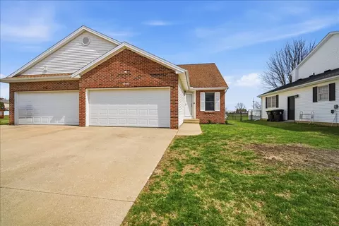 Exterior - 1308 Beacon Hill Ct, Normal, IL 61761 photo 6 of 6
