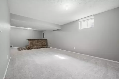 Living - 1308 Beacon Hill Ct, Normal, IL 61761 photo 4 of 6