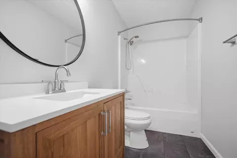 Bath - 1308 Beacon Hill Ct, Normal, IL 61761 photo 1 of 2