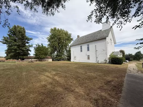 Exterior - 104-106 Gaston St, Dixon, IL 61021 photo 1 of 9