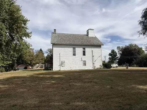 Exterior - 104-106 Gaston St, Dixon, IL 61021 photo 3 of 9