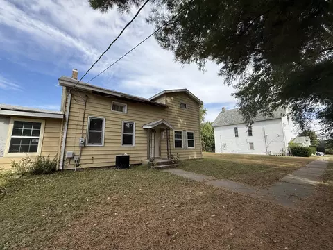 Exterior - 104-106 Gaston St, Dixon, IL 61021 photo 9 of 9