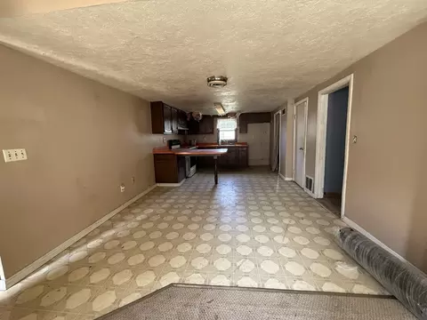 Living - 104-106 Gaston St, Dixon, IL 61021 photo 3 of 4