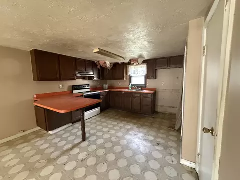 Kitchen - 104-106 Gaston St, Dixon, IL 61021 photo 4 of 4