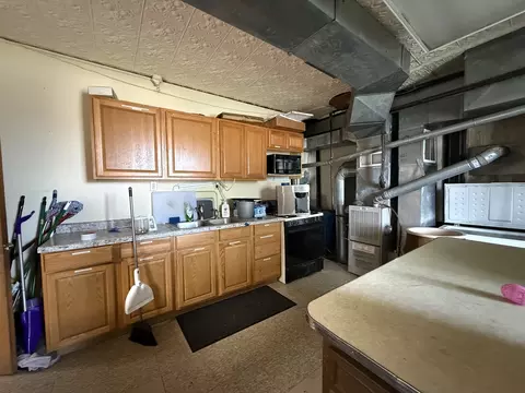 Kitchen - 104-106 Gaston St, Dixon, IL 61021 photo 2 of 4