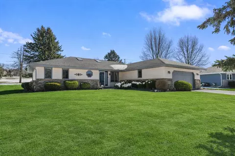 6629 Swansdown Rd, Loves Park, IL 61111