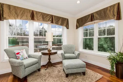 Living - 711 Jackson Ave, River Forest, IL 60305 photo 3 of 5