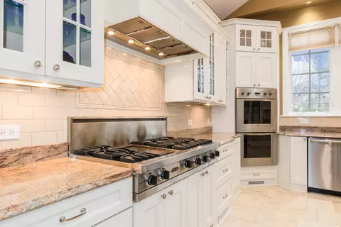 Kitchen - 711 Jackson Ave, River Forest, IL 60305 photo 5 of 6