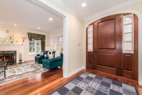 Entry Way - 711 Jackson Ave, River Forest, IL 60305 photo 1 of 4