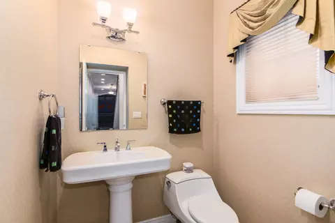 Bath - 711 Jackson Ave, River Forest, IL 60305 photo 1 of 5