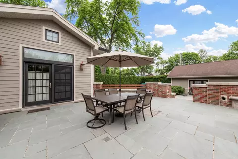 Exterior - 711 Jackson Ave, River Forest, IL 60305 photo 9 of 12